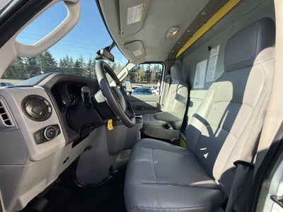 2022 Ford E-Series Cutaway E-350