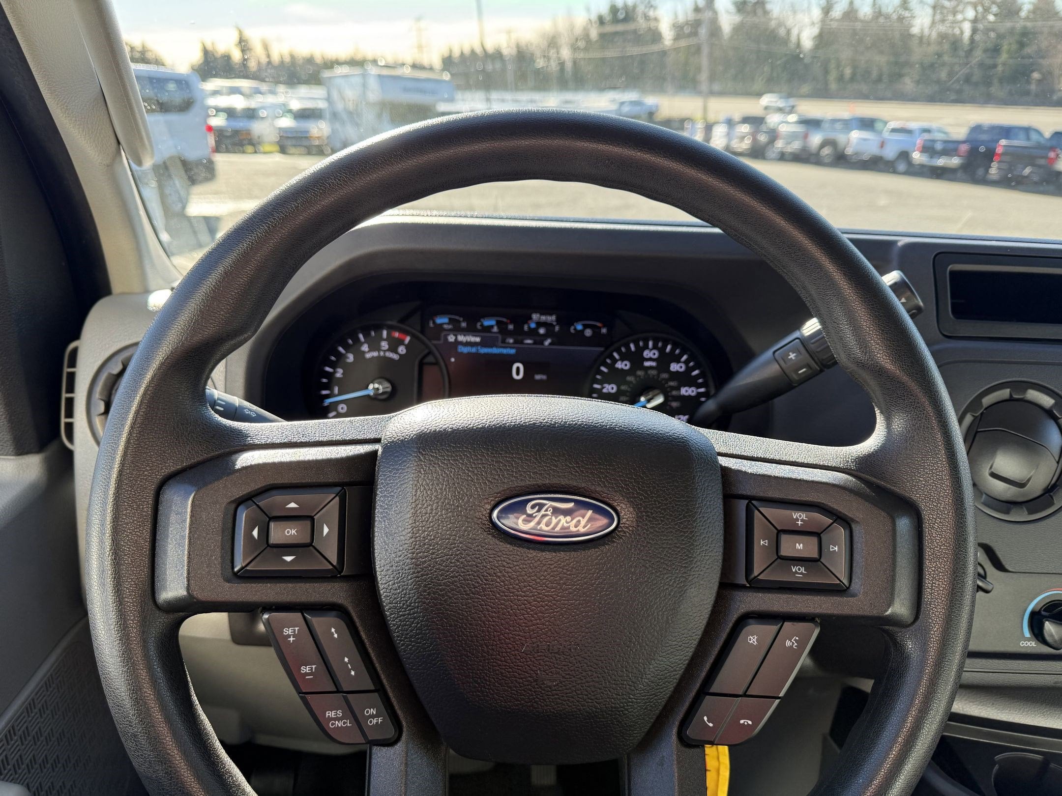 2022 Ford E-Series Cutaway E-350