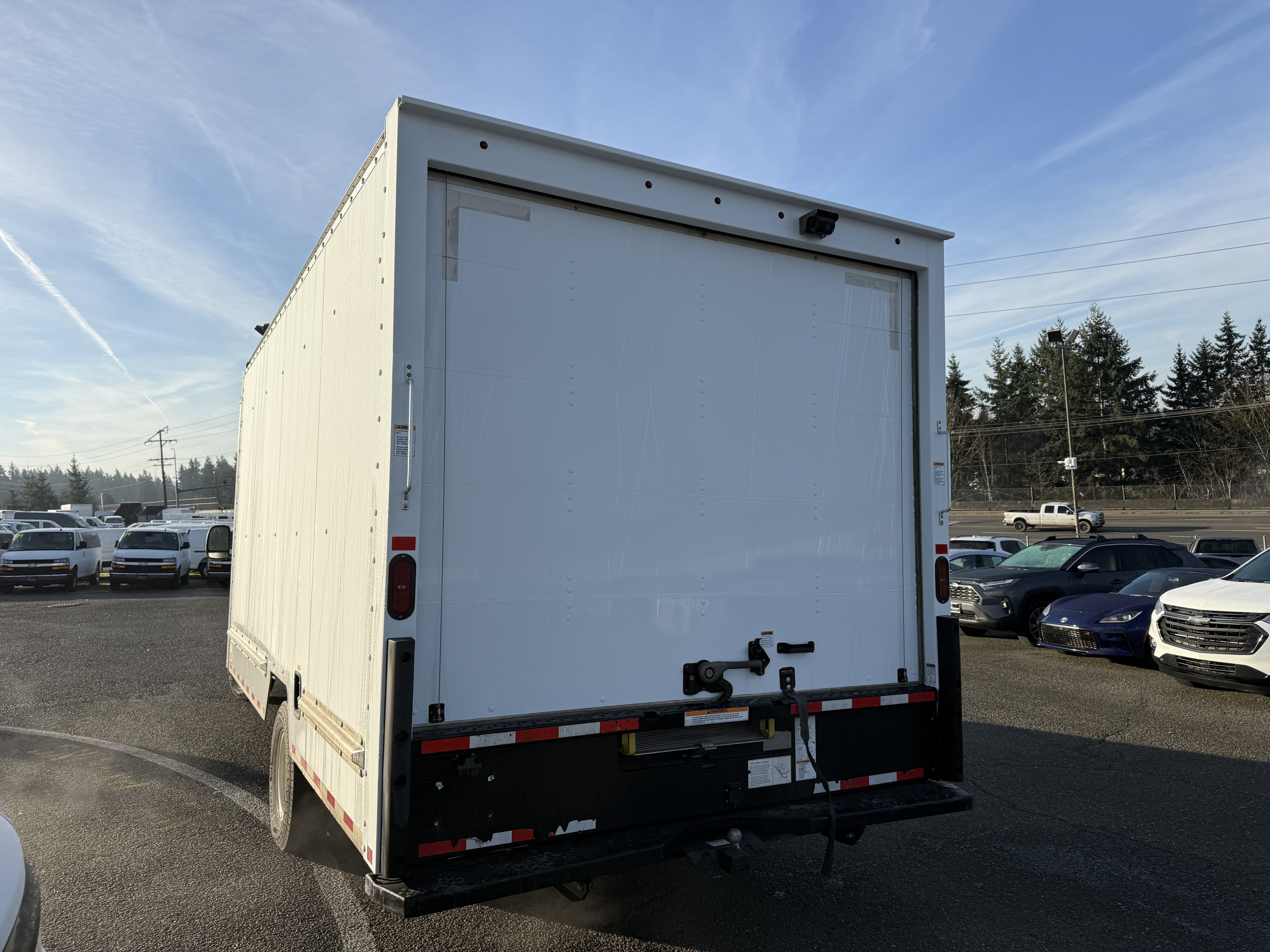 2022 Ford E-Series Cutaway E-350