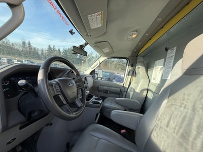 2022 Ford E-Series Cutaway E-350
