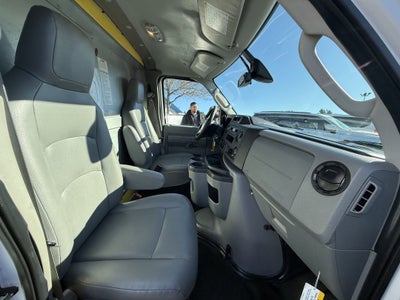 2022 Ford E-Series Cutaway E-350