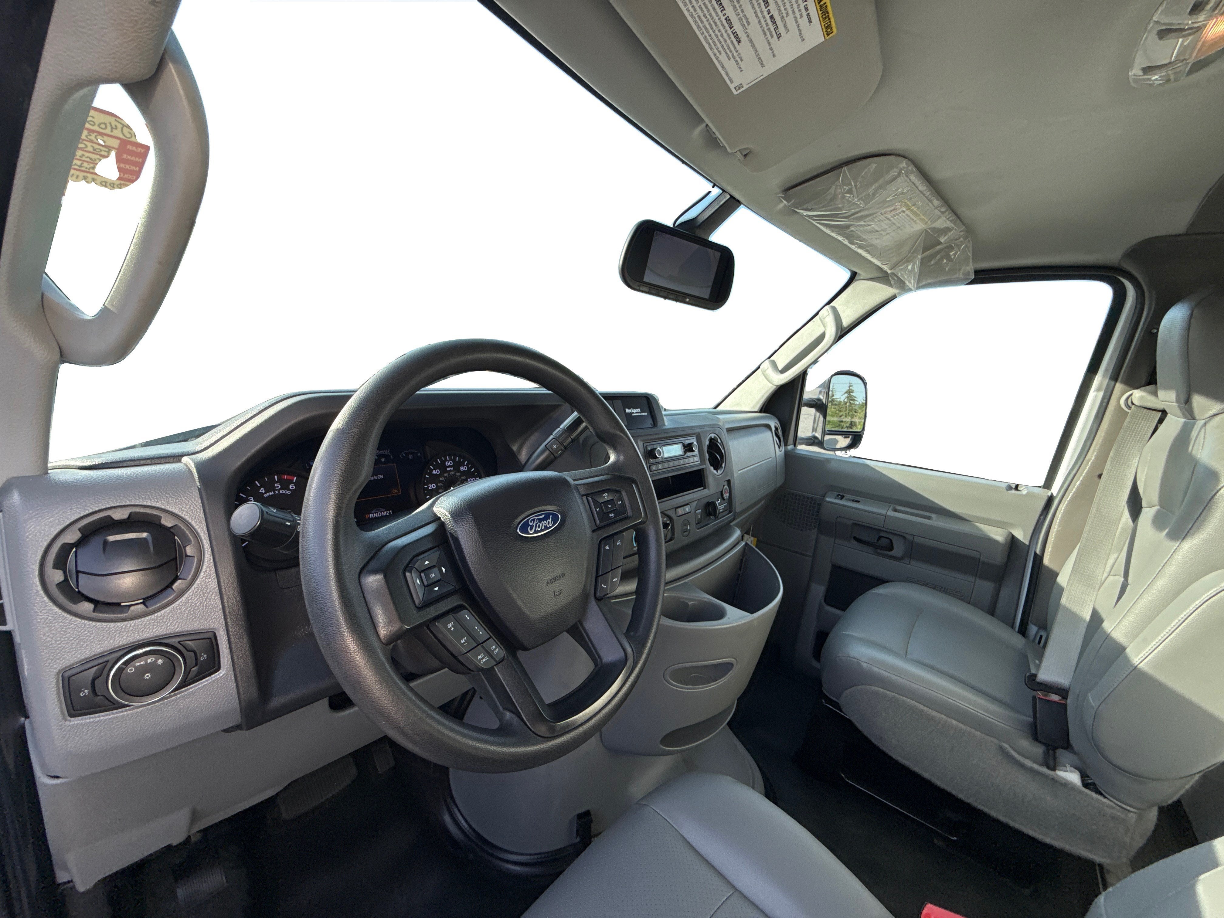 2023 Ford E-Series Cutaway E-350