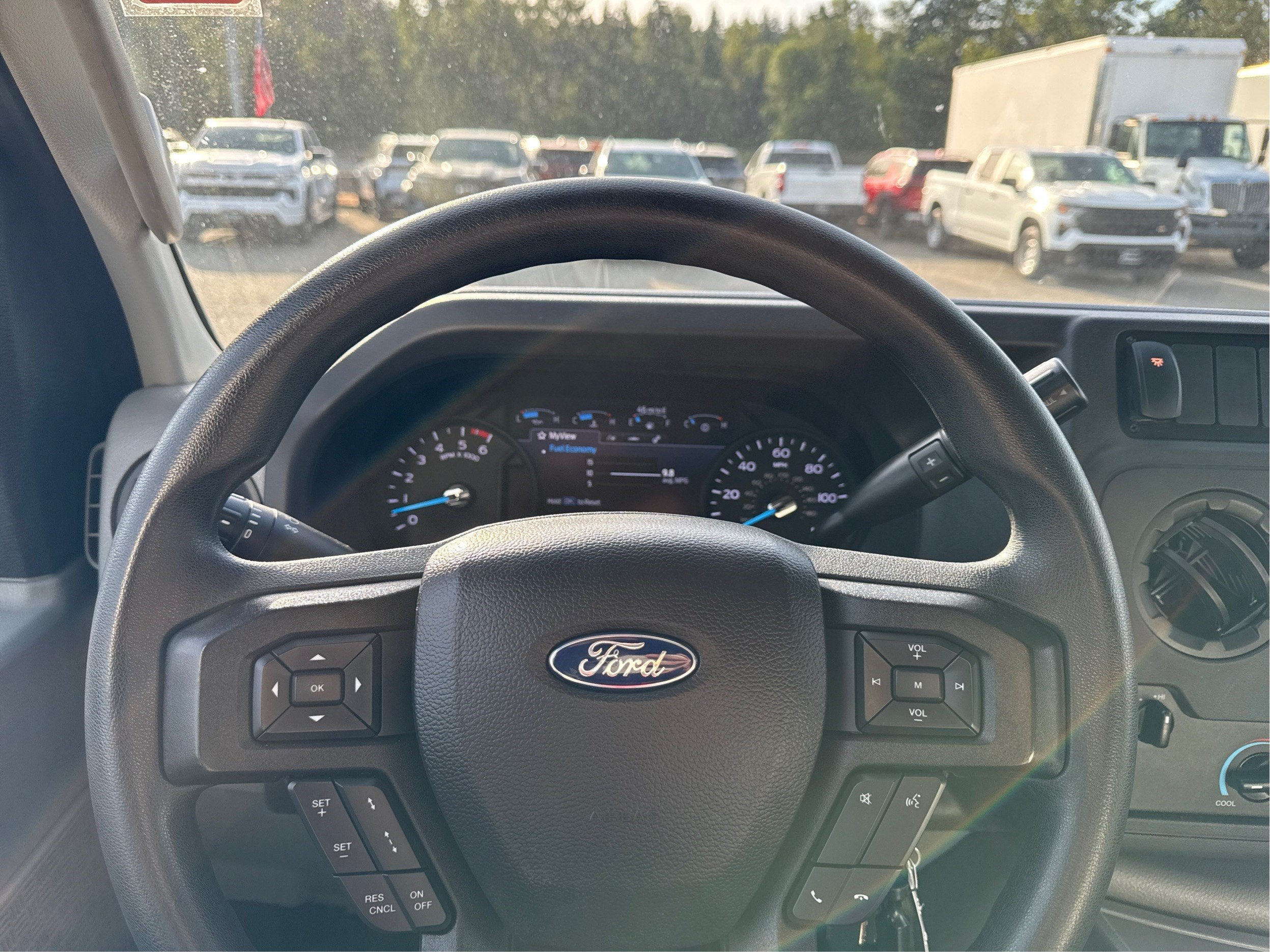 2023 Ford E-Series Cutaway E-350