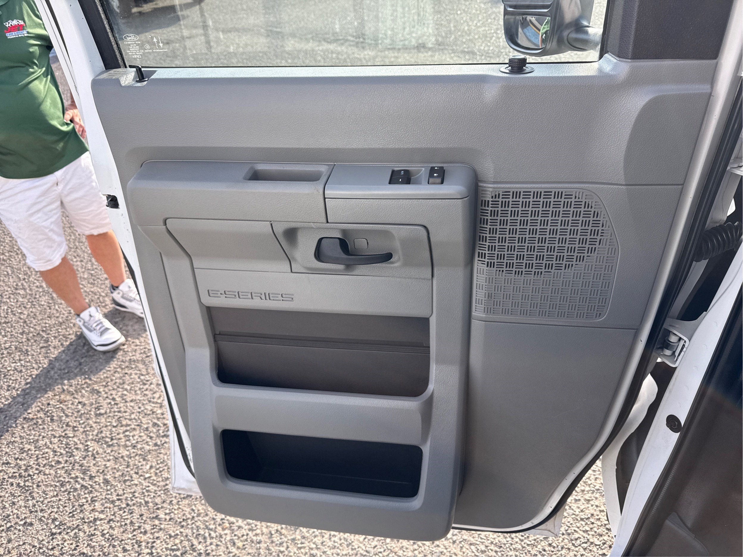 2023 Ford E-Series Cutaway E-350