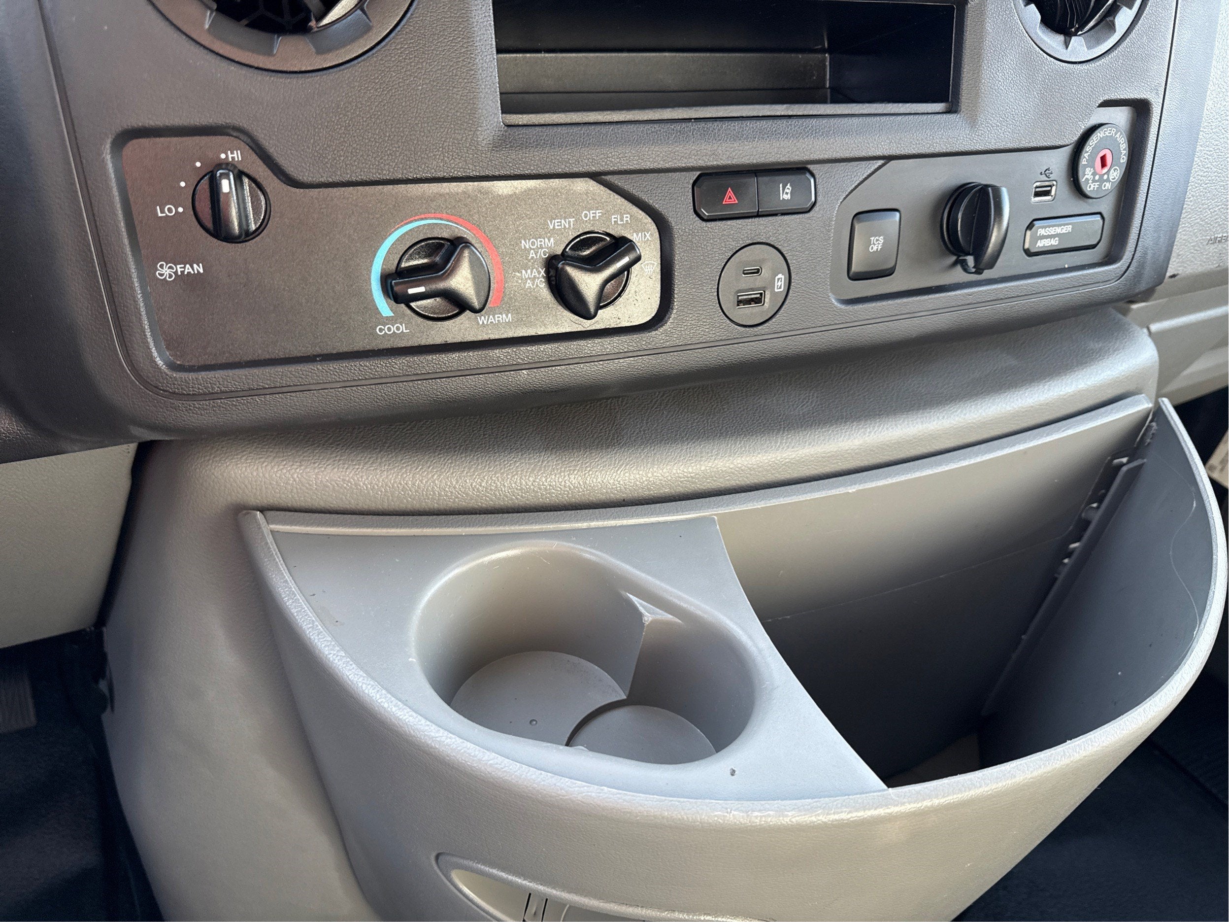 2023 Ford E-Series Cutaway E-350
