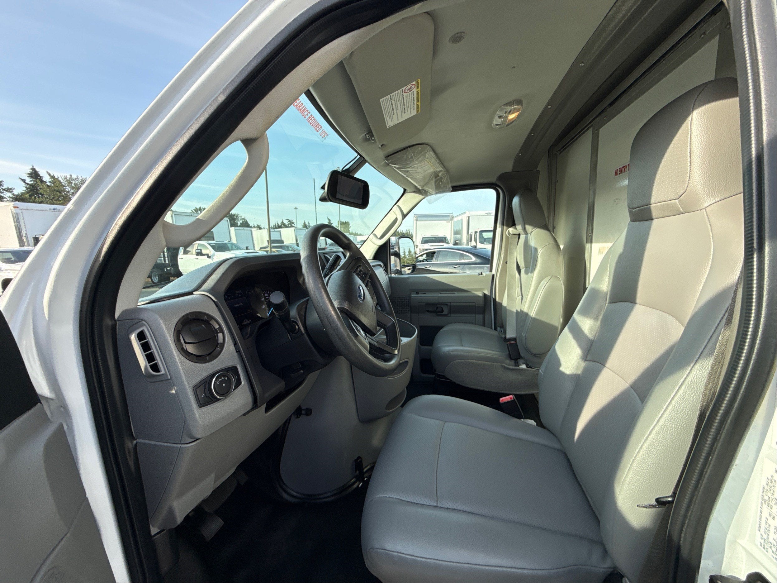 2023 Ford E-Series Cutaway E-350