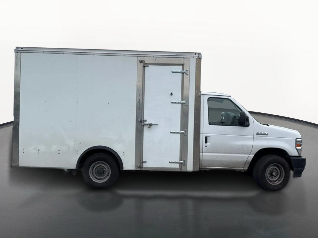 2023 Ford E-Series Cutaway E-350