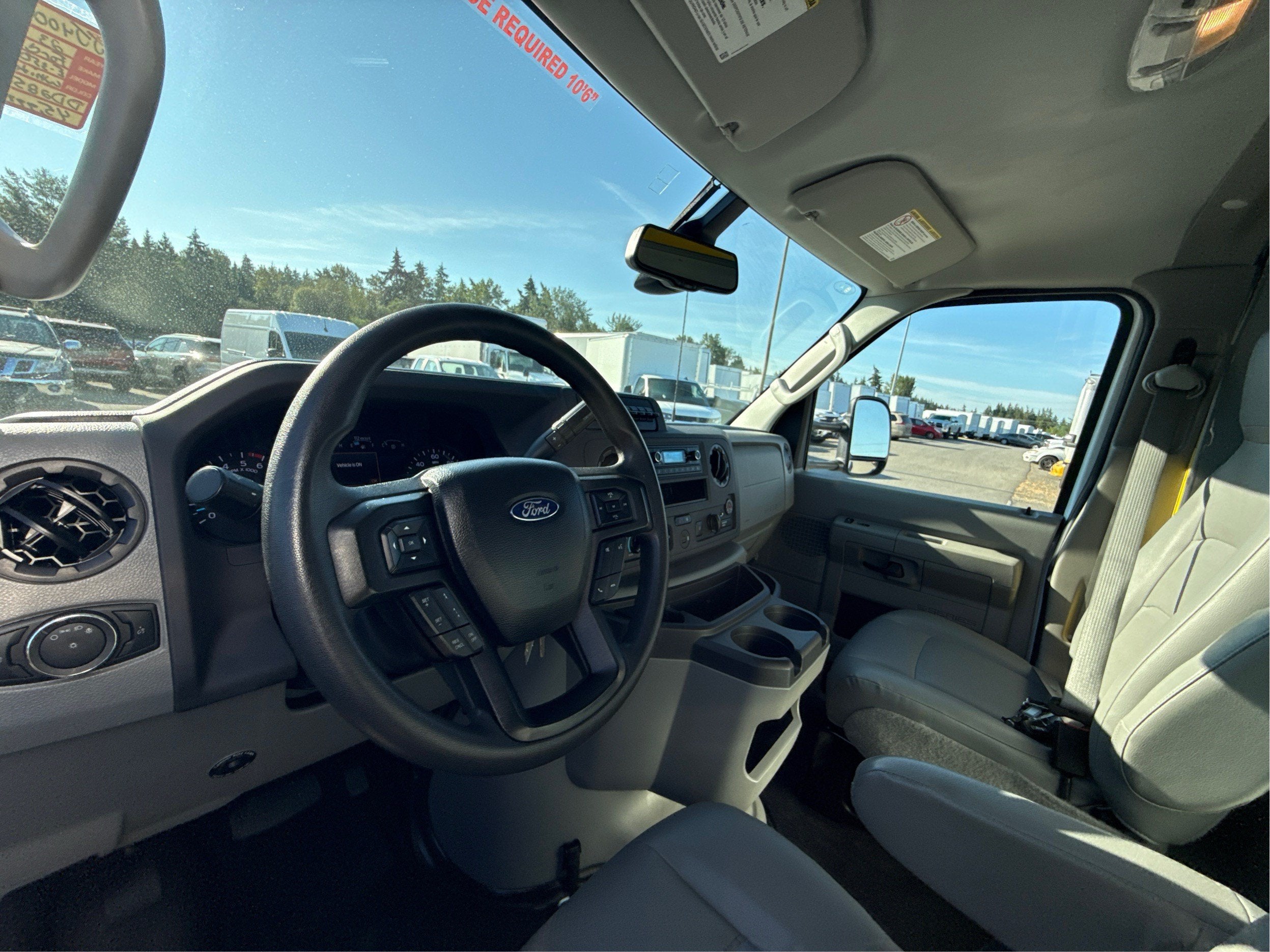 2023 Ford E-Series Cutaway E-350