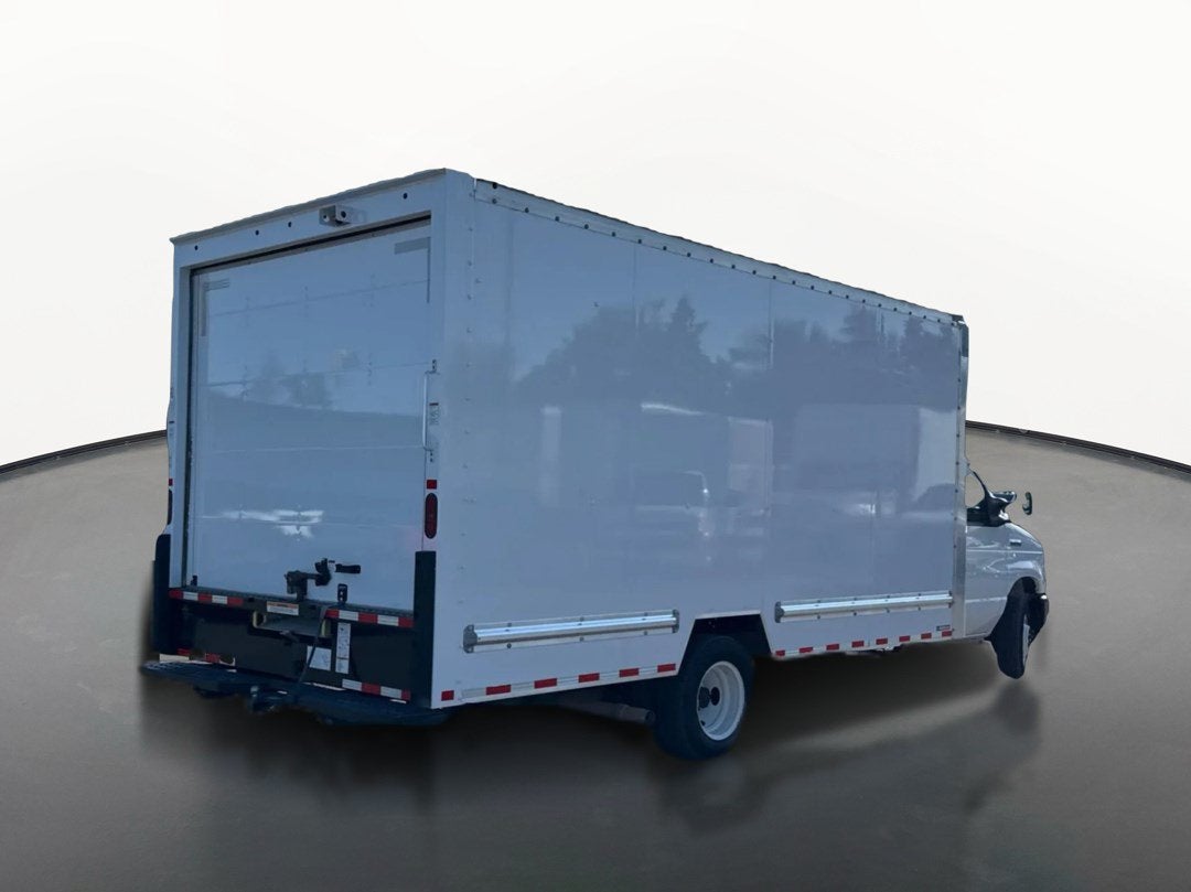 2023 Ford E-Series Cutaway E-350