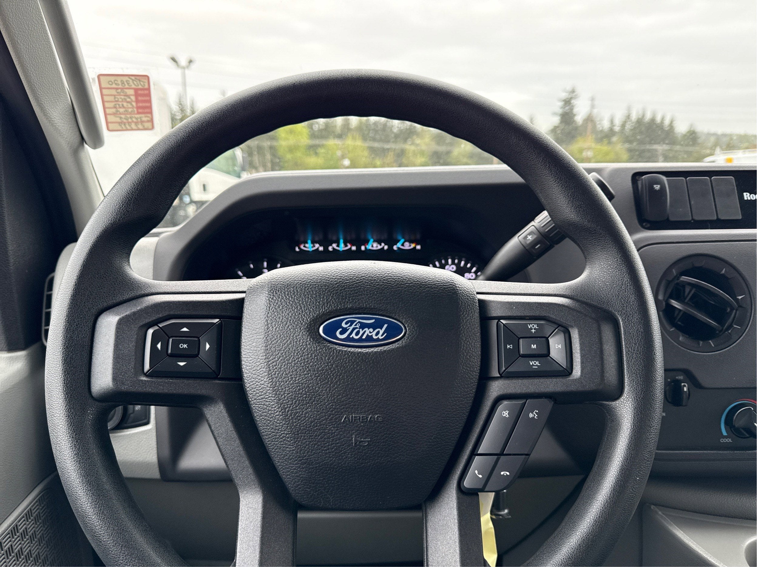 2022 Ford E-Series Cutaway E-350