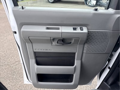 2022 Ford E-Series Cutaway E-350