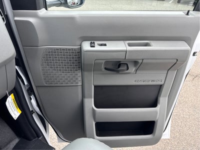 2022 Ford E-Series Cutaway E-350