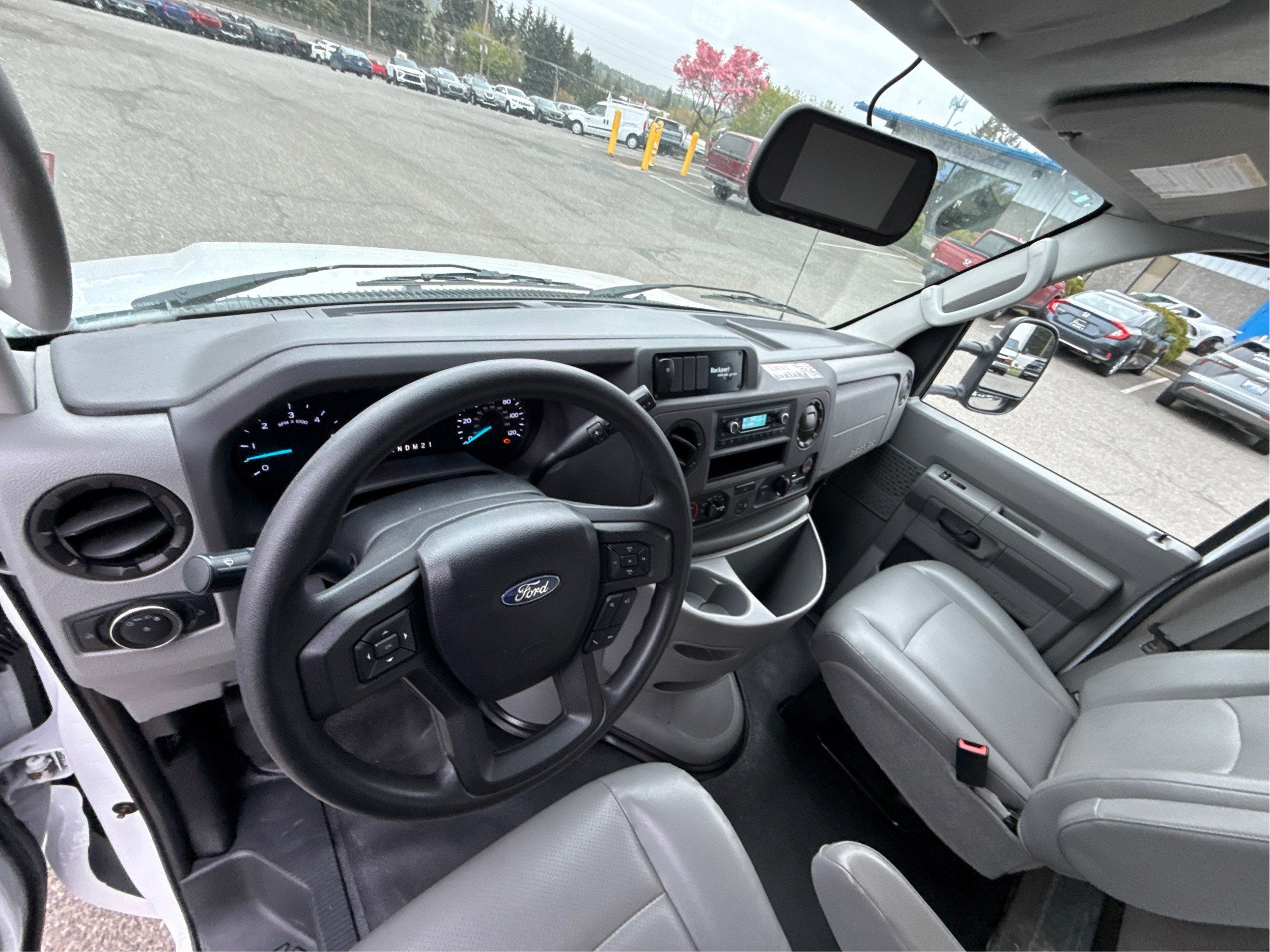 2022 Ford E-Series Cutaway E-350