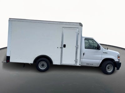 2022 Ford E-Series Cutaway E-350