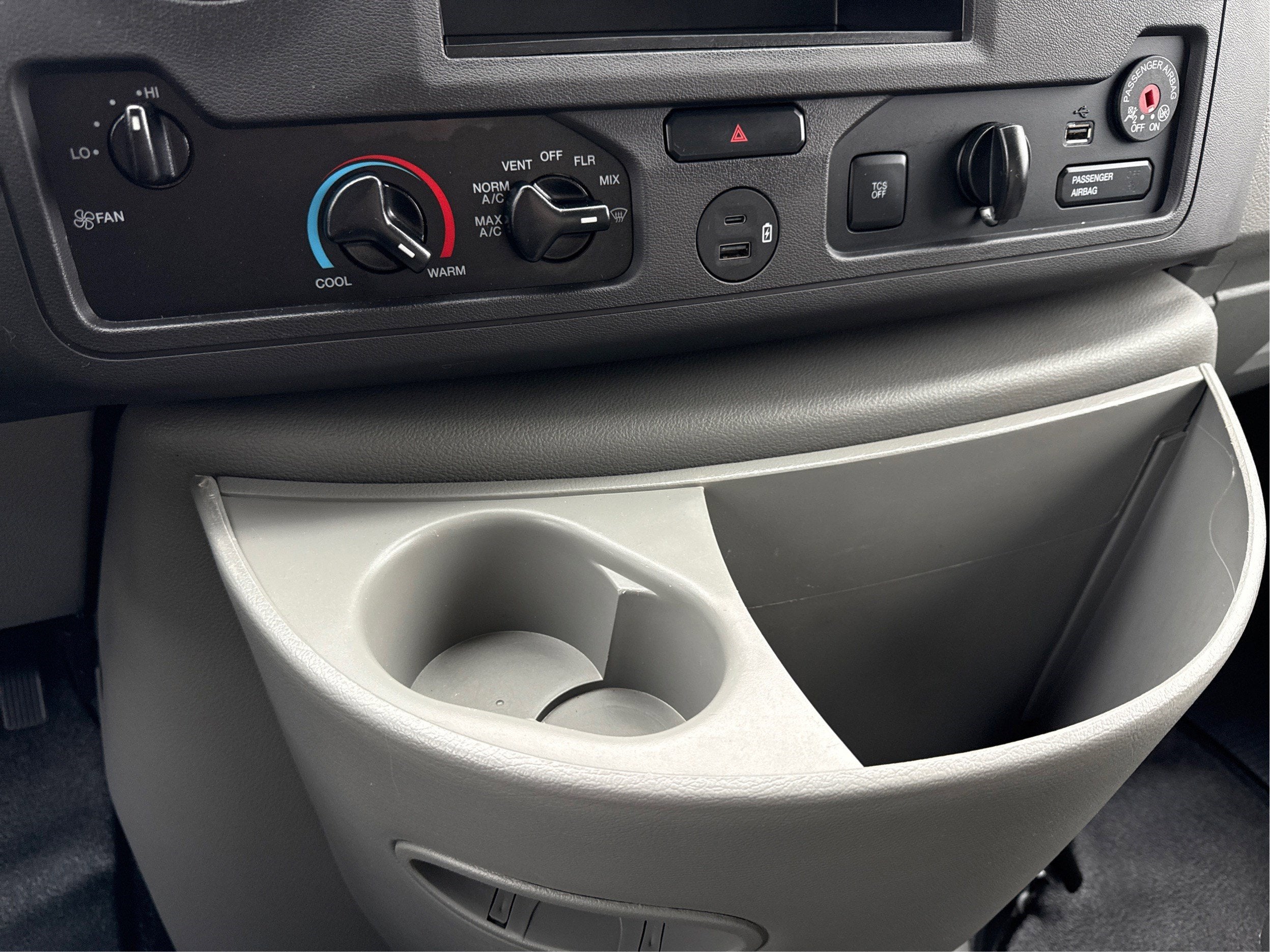 2022 Ford E-Series Cutaway E-350