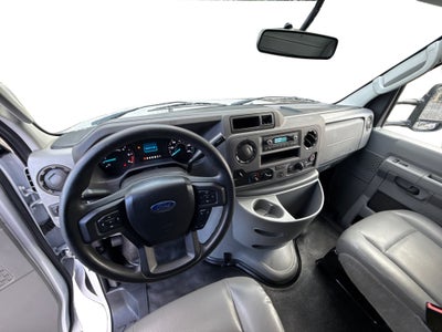 2022 Ford E-Series Cutaway E-350