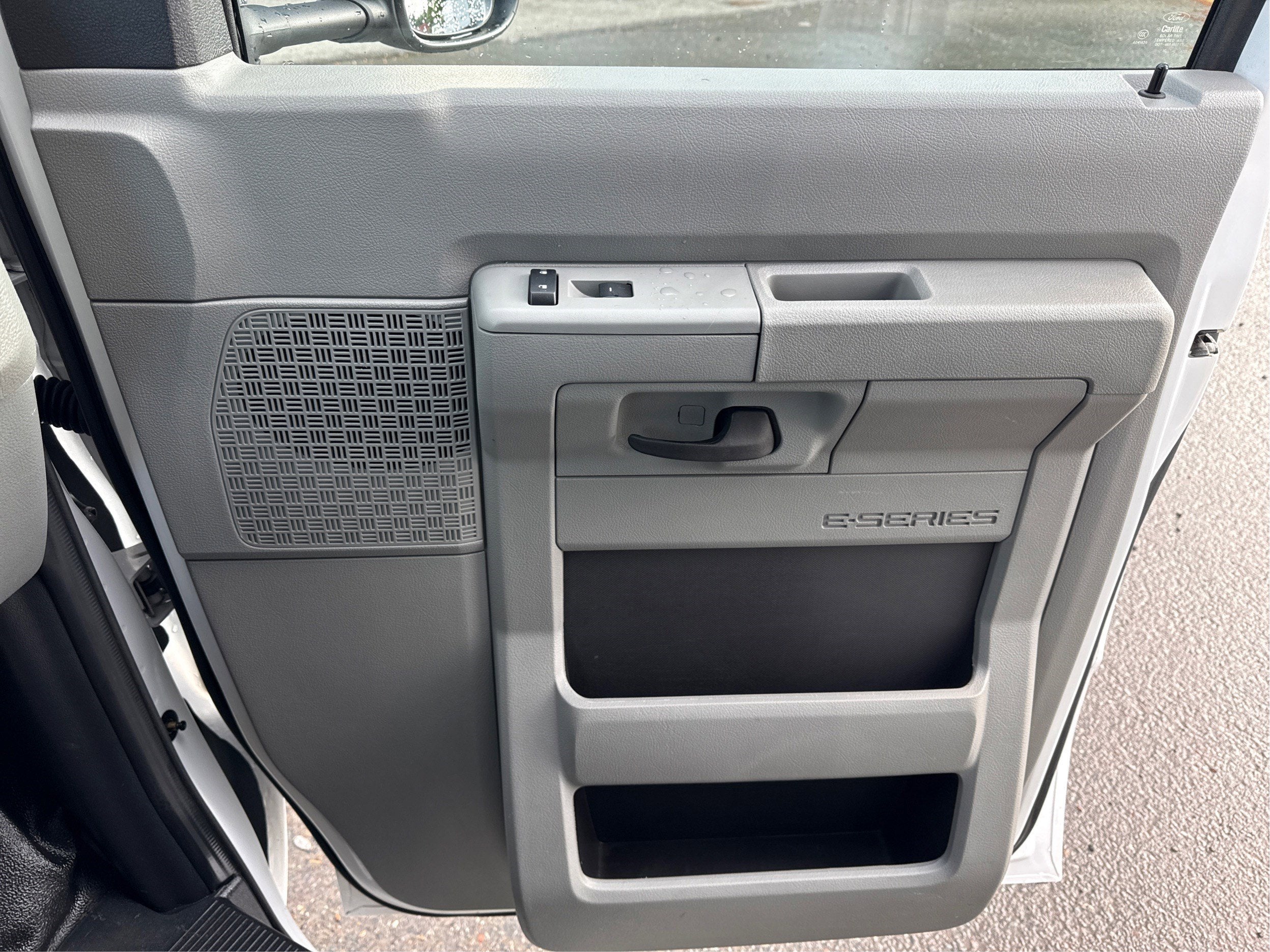 2022 Ford E-Series Cutaway E-350
