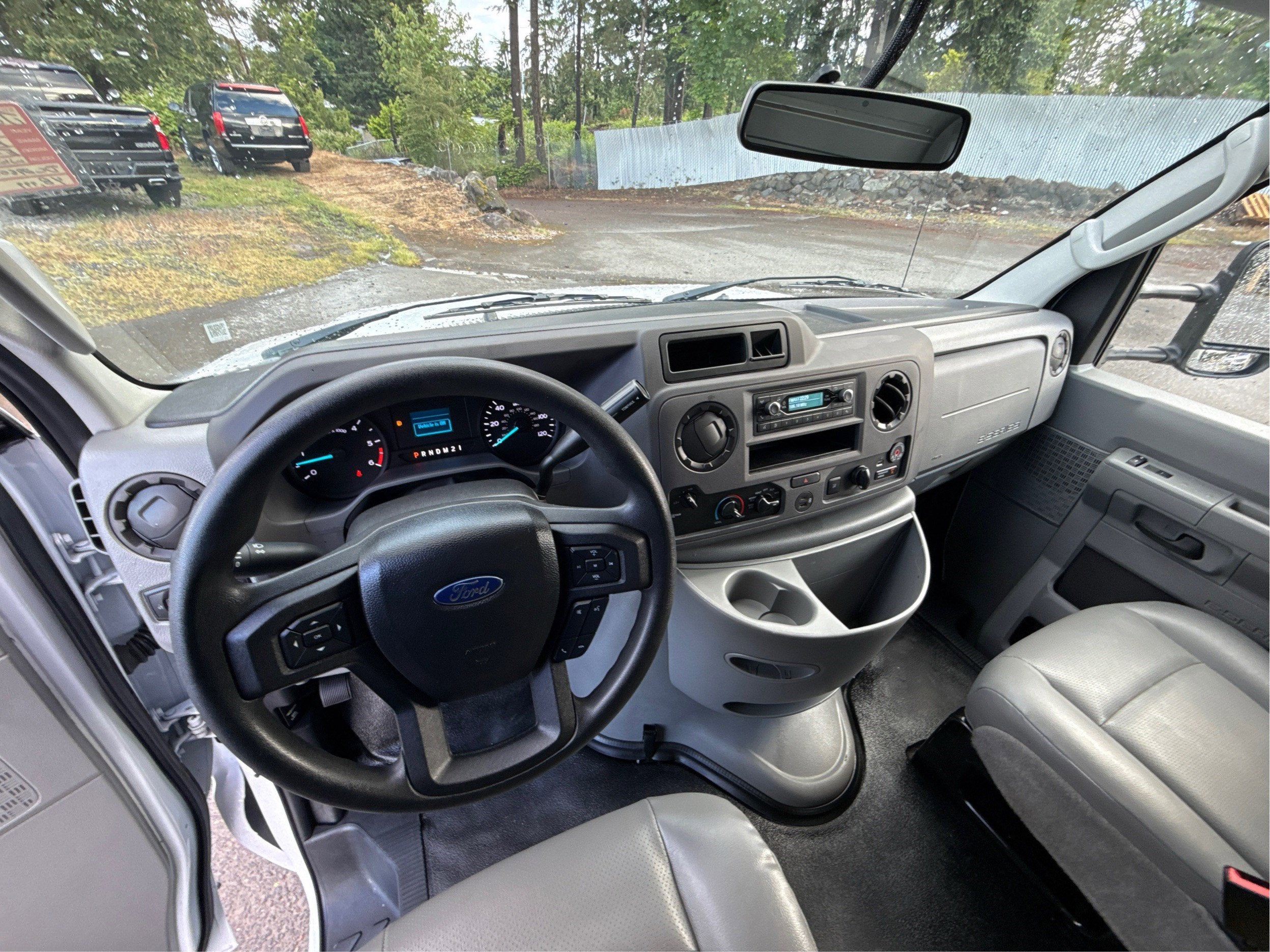2022 Ford E-Series Cutaway E-350