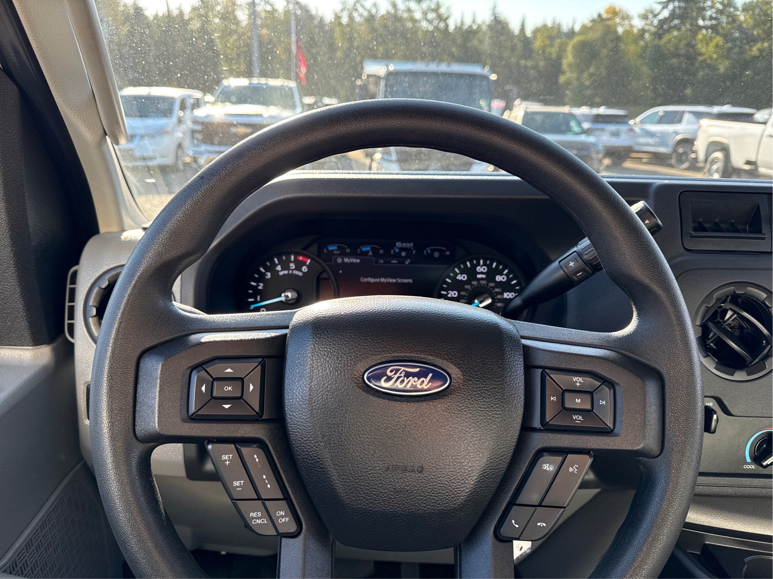 2023 Ford E-Series Cutaway E-350