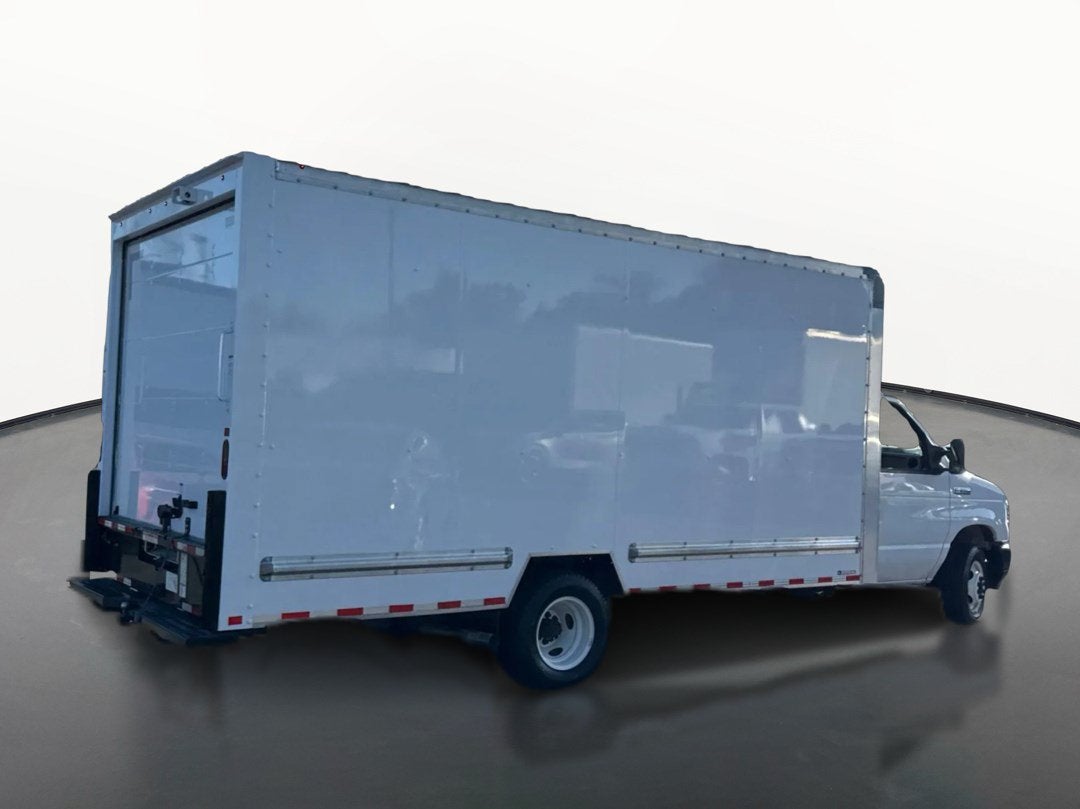2023 Ford E-Series Cutaway E-350
