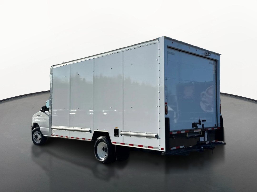 2023 Ford E-Series Cutaway E-350