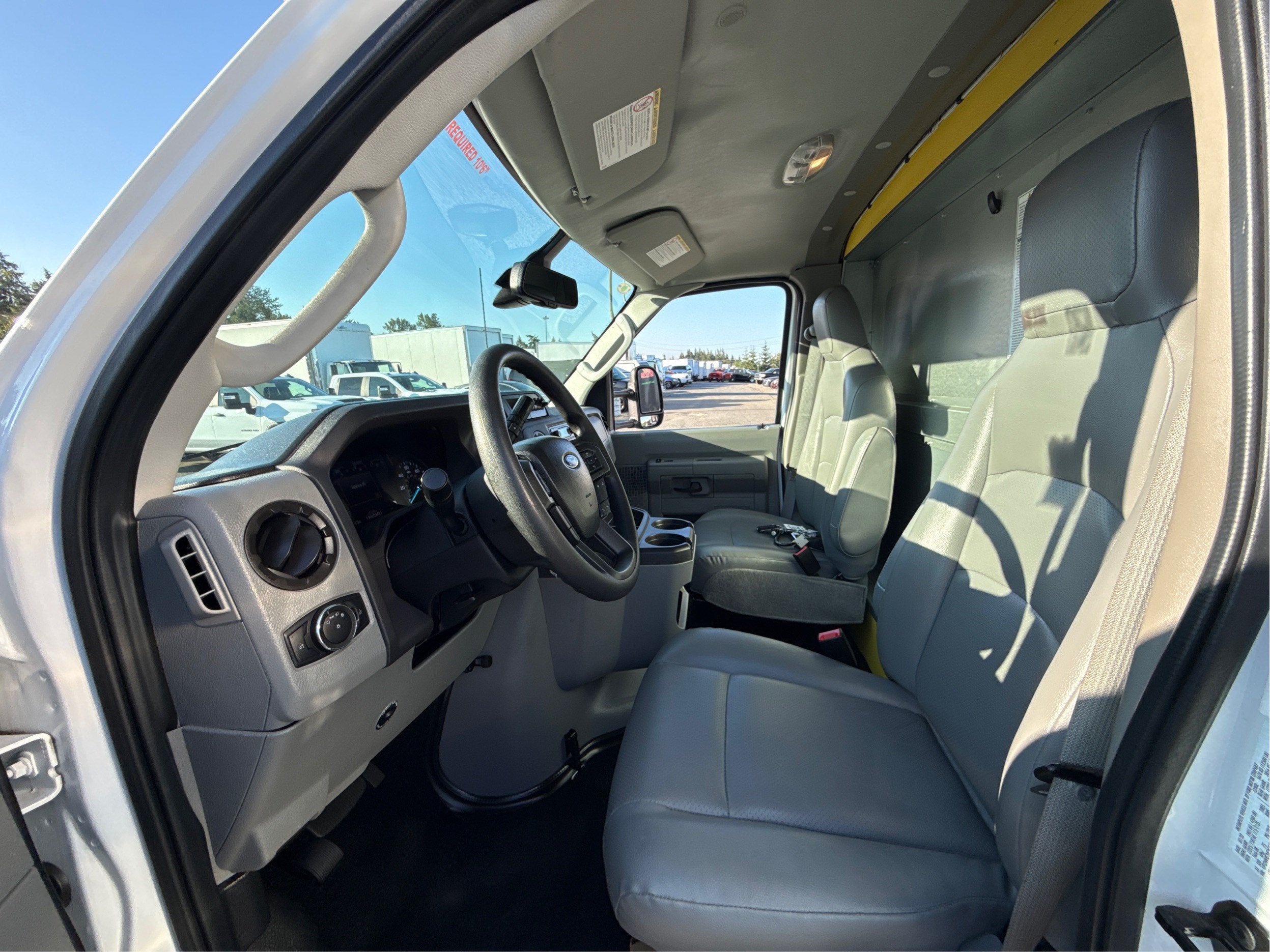 2023 Ford E-Series Cutaway E-350