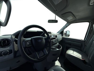 2022 Ford E-Series Cutaway Base