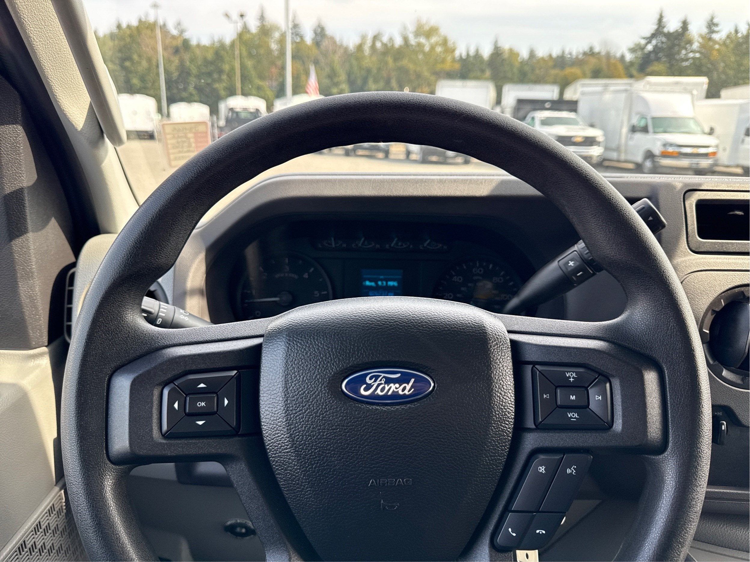 2022 Ford E-Series Cutaway Base