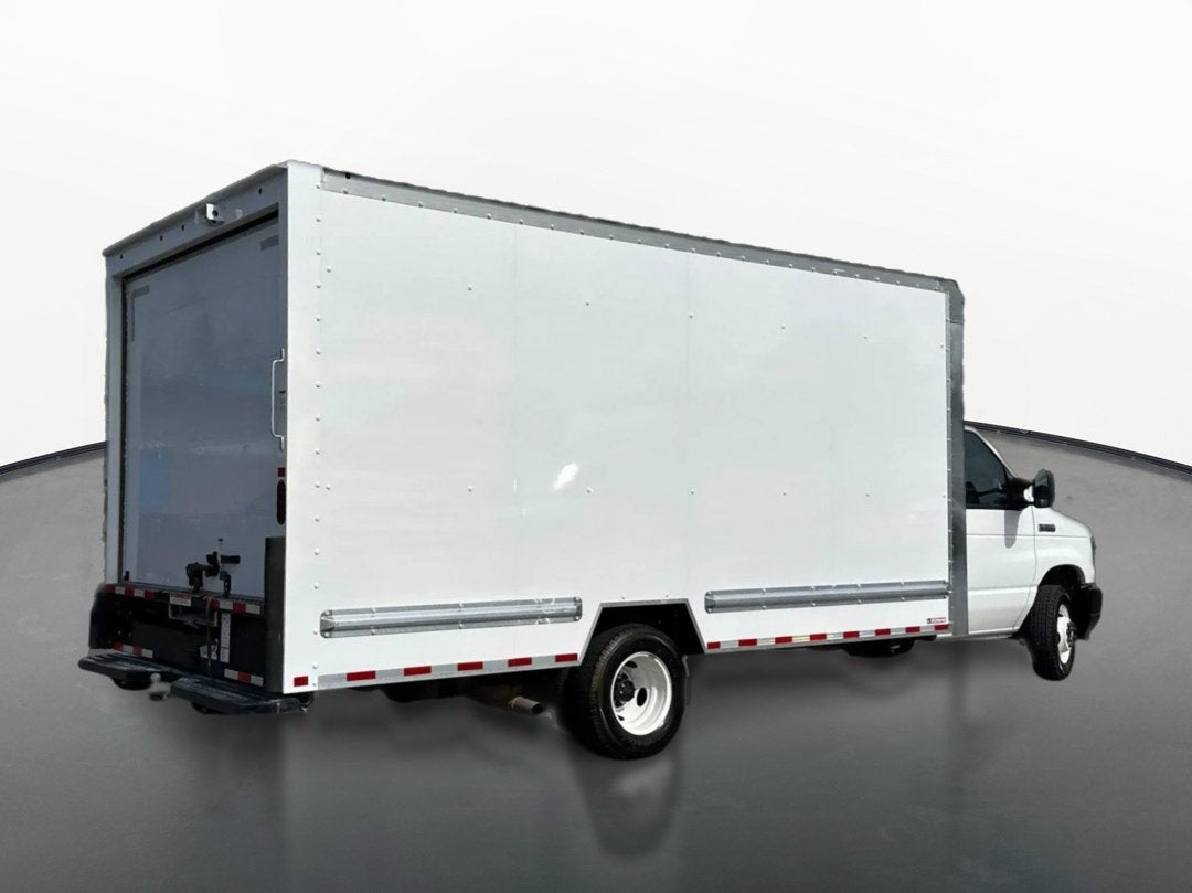 2023 Ford E-Series Cutaway E-350