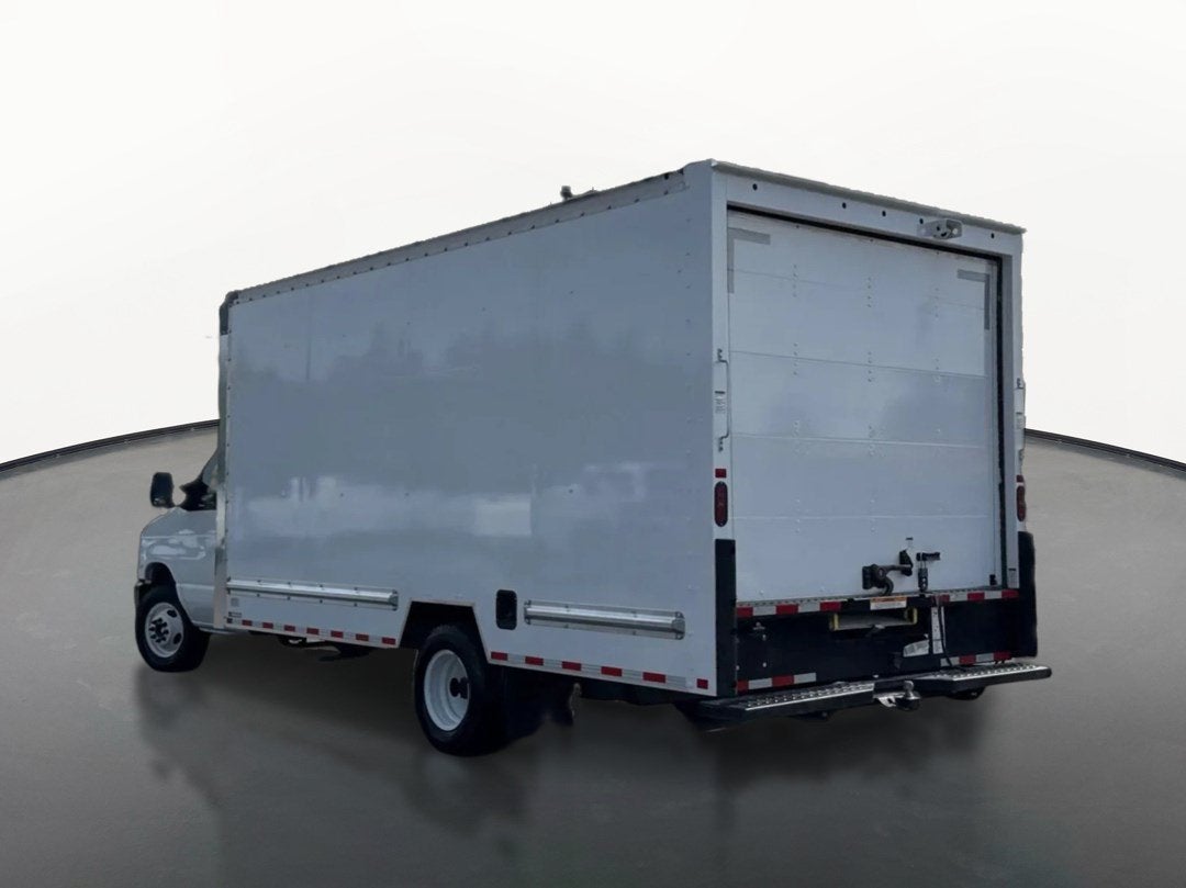 2023 Ford E-Series Cutaway E-350