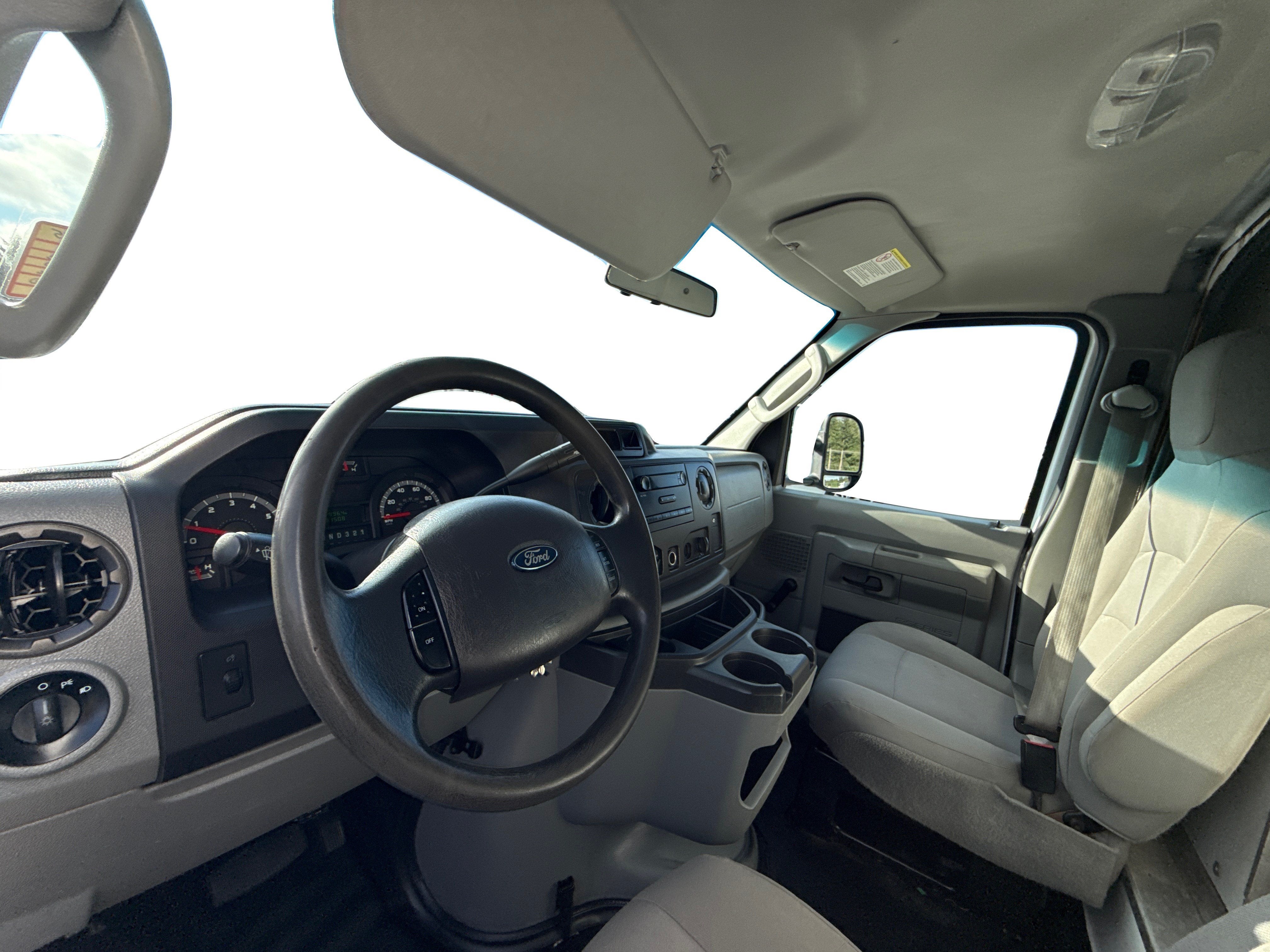 2015 Ford Econoline Commercial Cuta E-350 SUPER DUTY