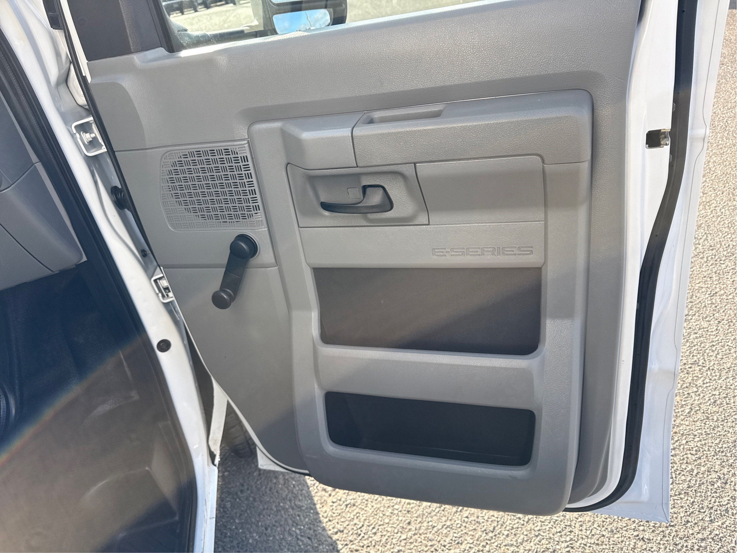 2015 Ford Econoline Commercial Cuta E-350 SUPER DUTY