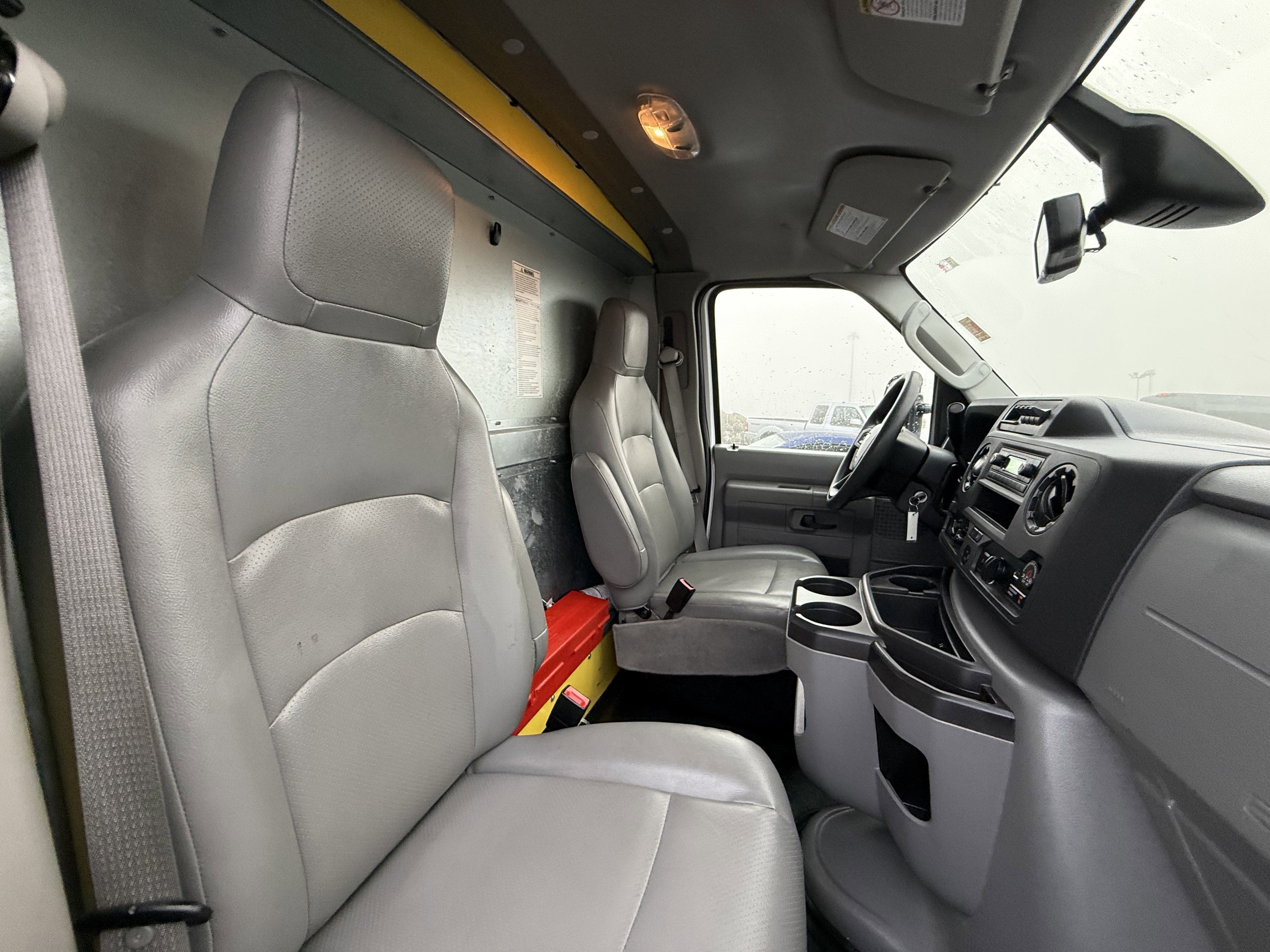 2024 Ford E-Series Cutaway E-350