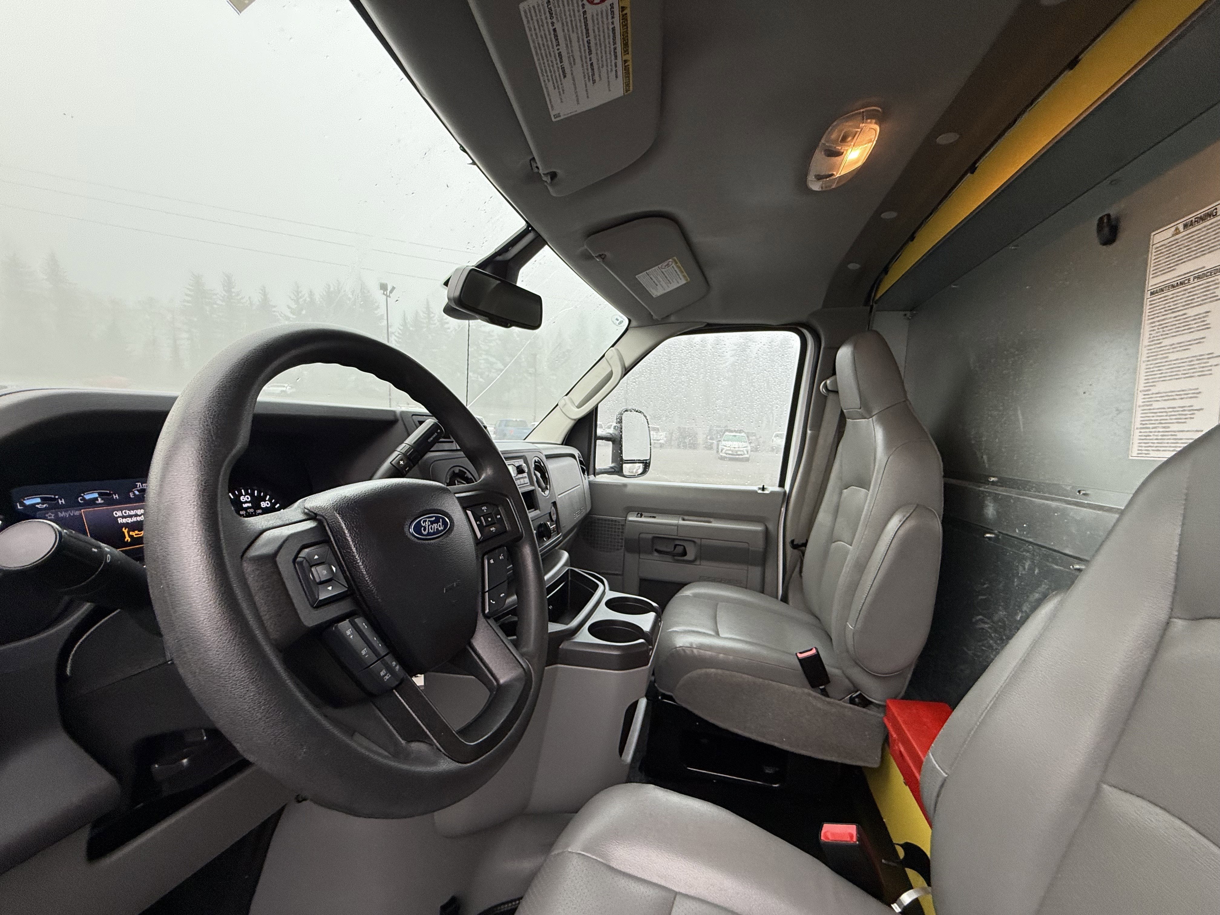 2024 Ford E-Series Cutaway E-350