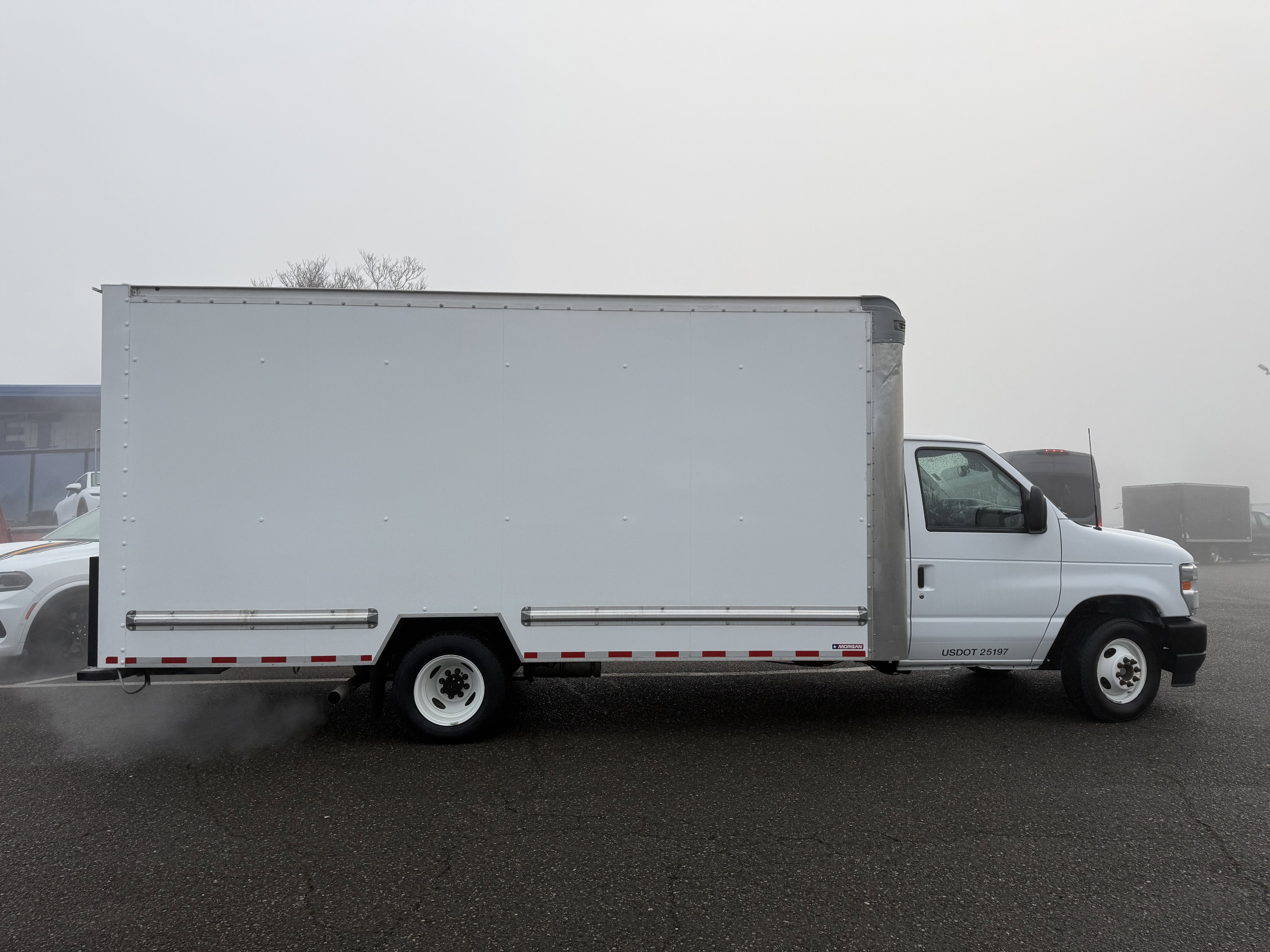 2024 Ford E-Series Cutaway E-350