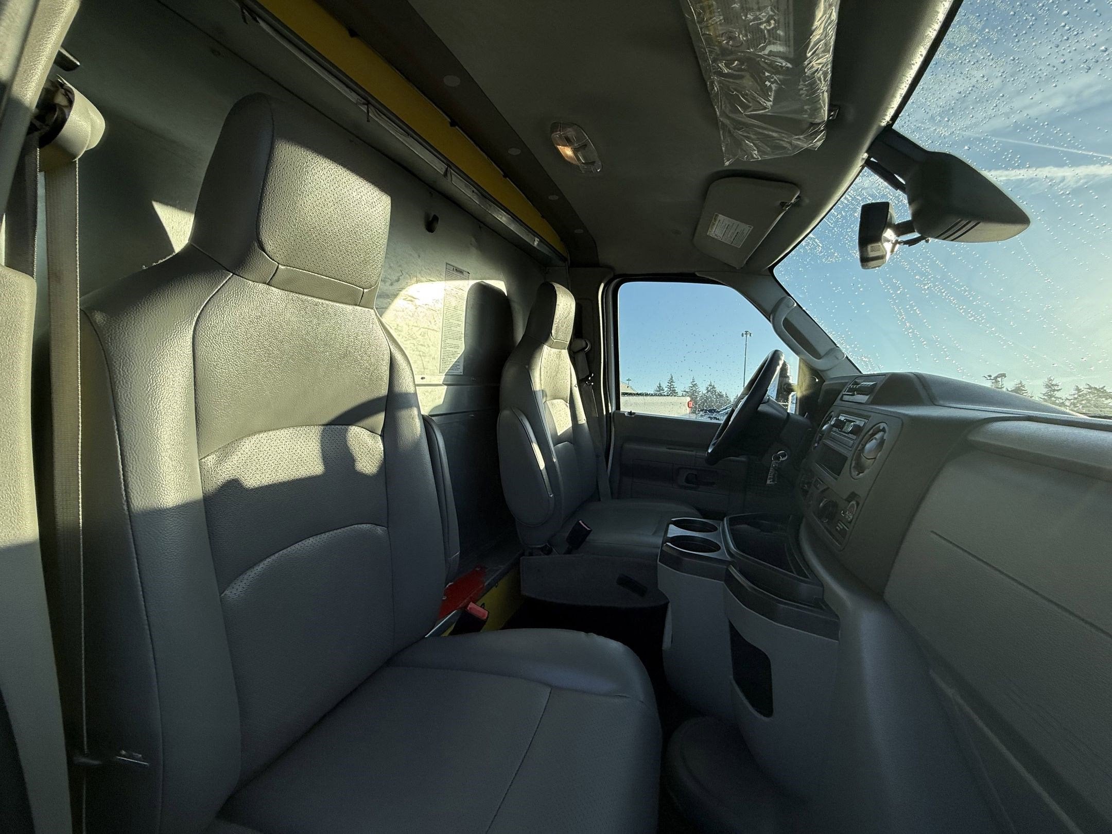 2024 Ford E-Series Cutaway E-350