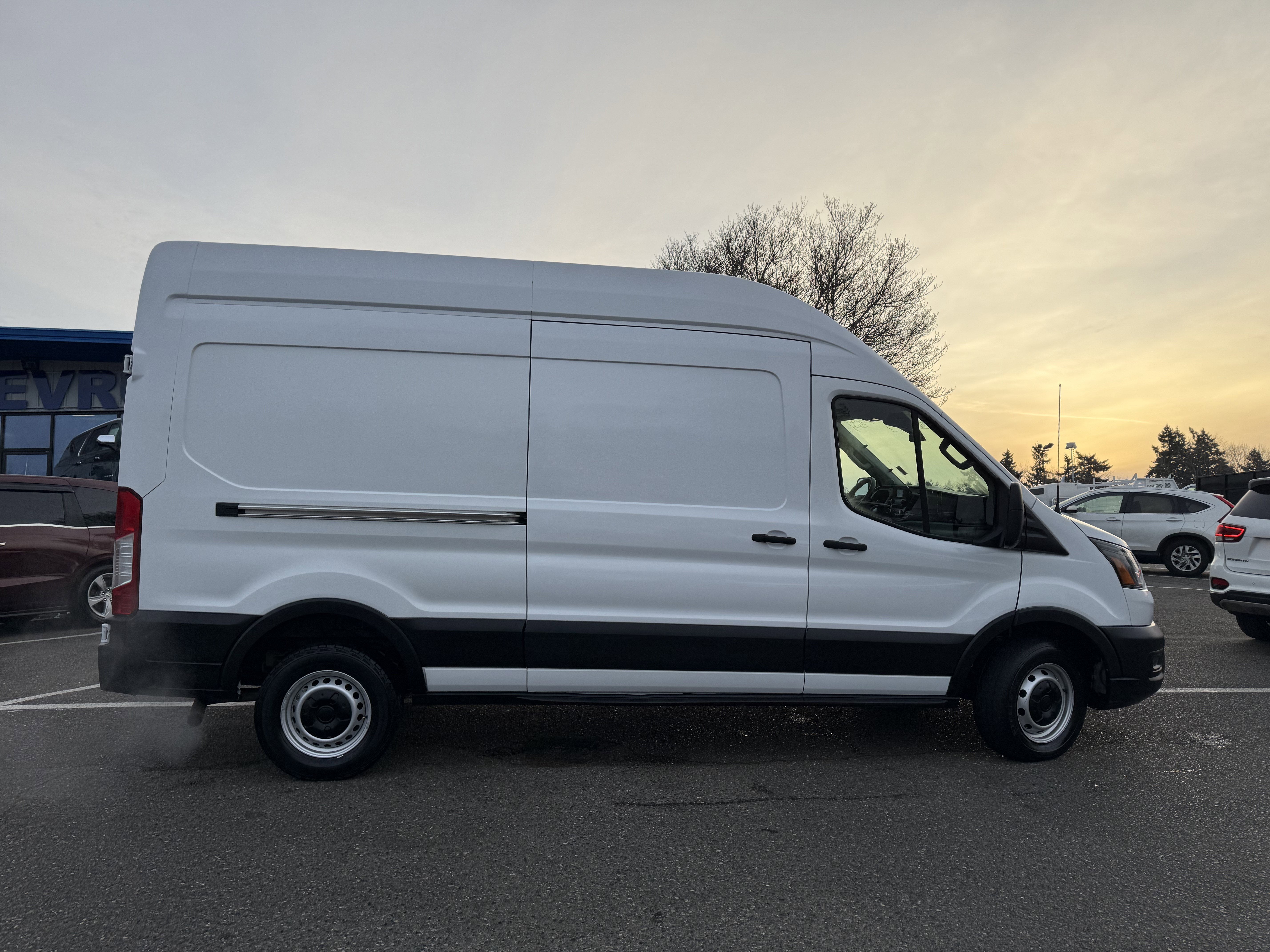 2023 Ford Transit Cargo Van T250 HI RF RWD