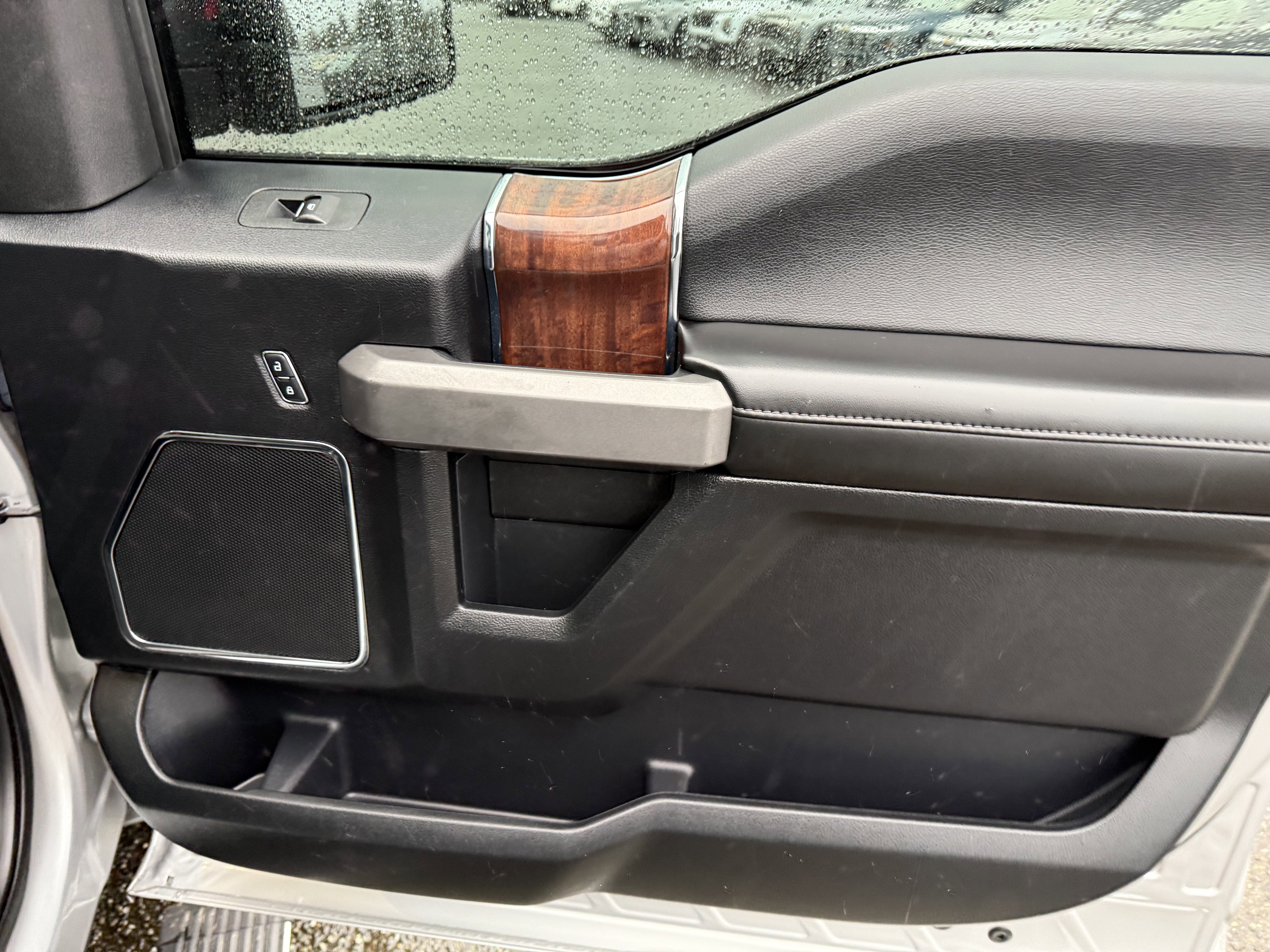 2017 Ford F-150 Platinum