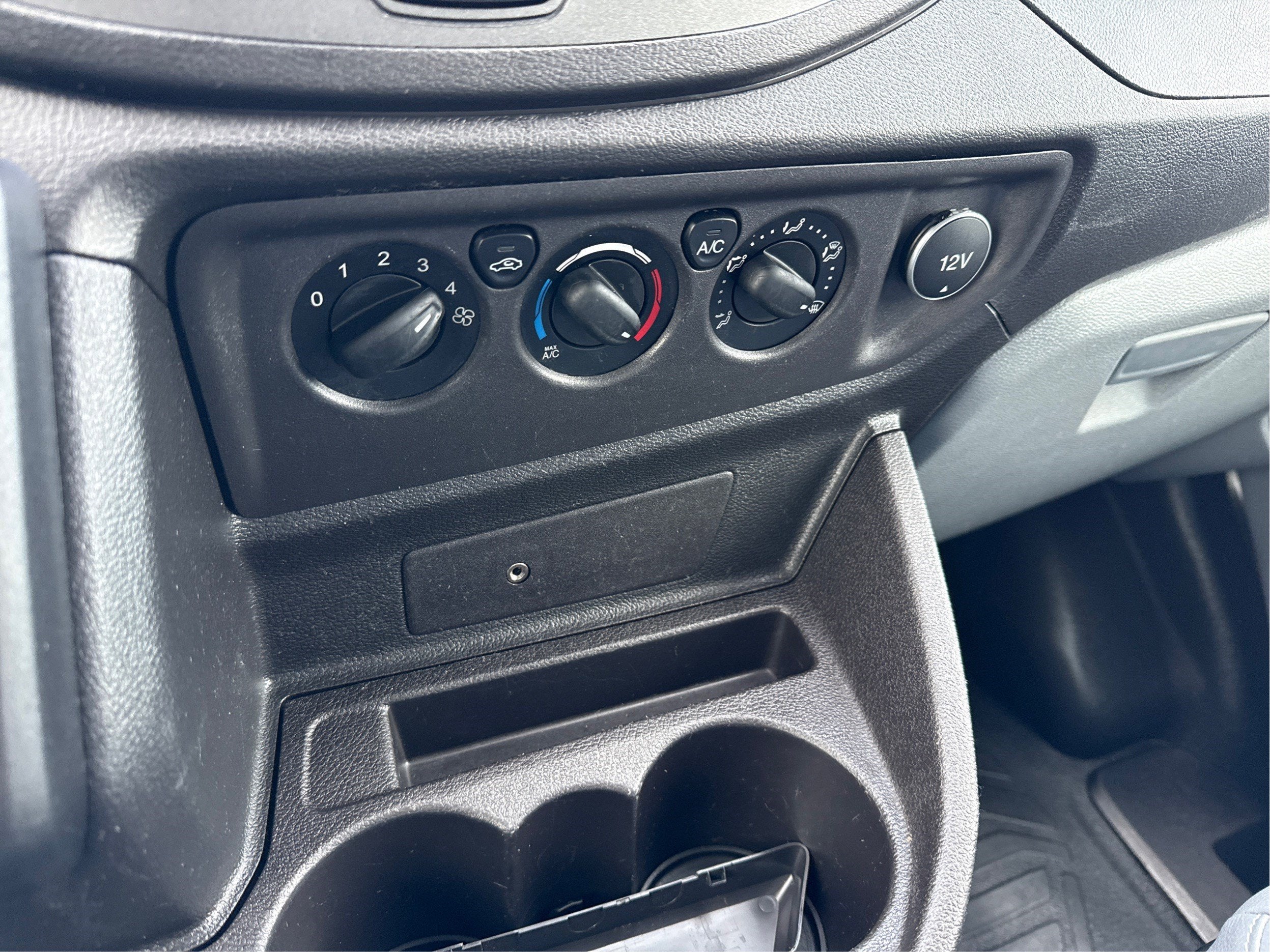 2017 Ford Transit Van T-250 130 LW RF S