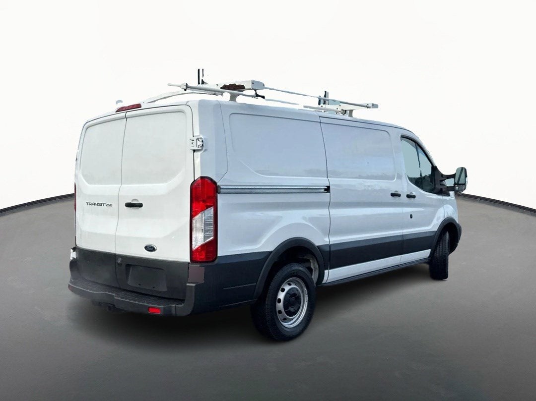2017 Ford Transit Van T-250 130 LW RF S