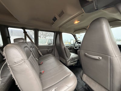 2023 Chevrolet Express Passenger 3500 1LS
