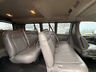 2023 Chevrolet Express Passenger 3500 1LS