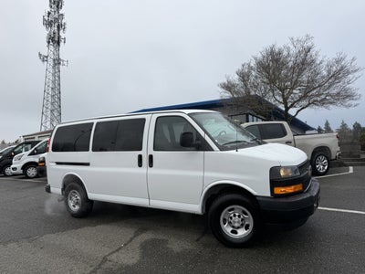 2023 Chevrolet Express Passenger 3500 1LS