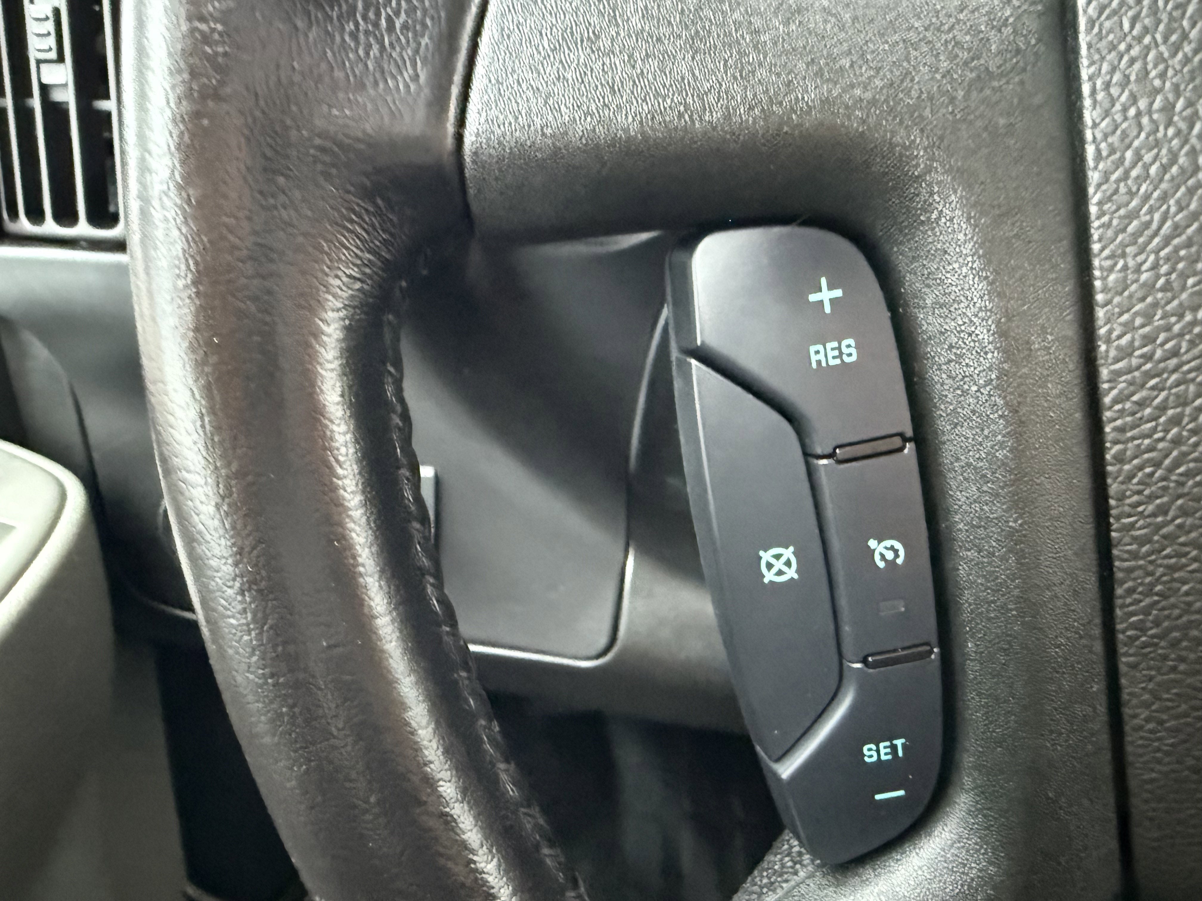 2023 Chevrolet Express Passenger 3500 1LS