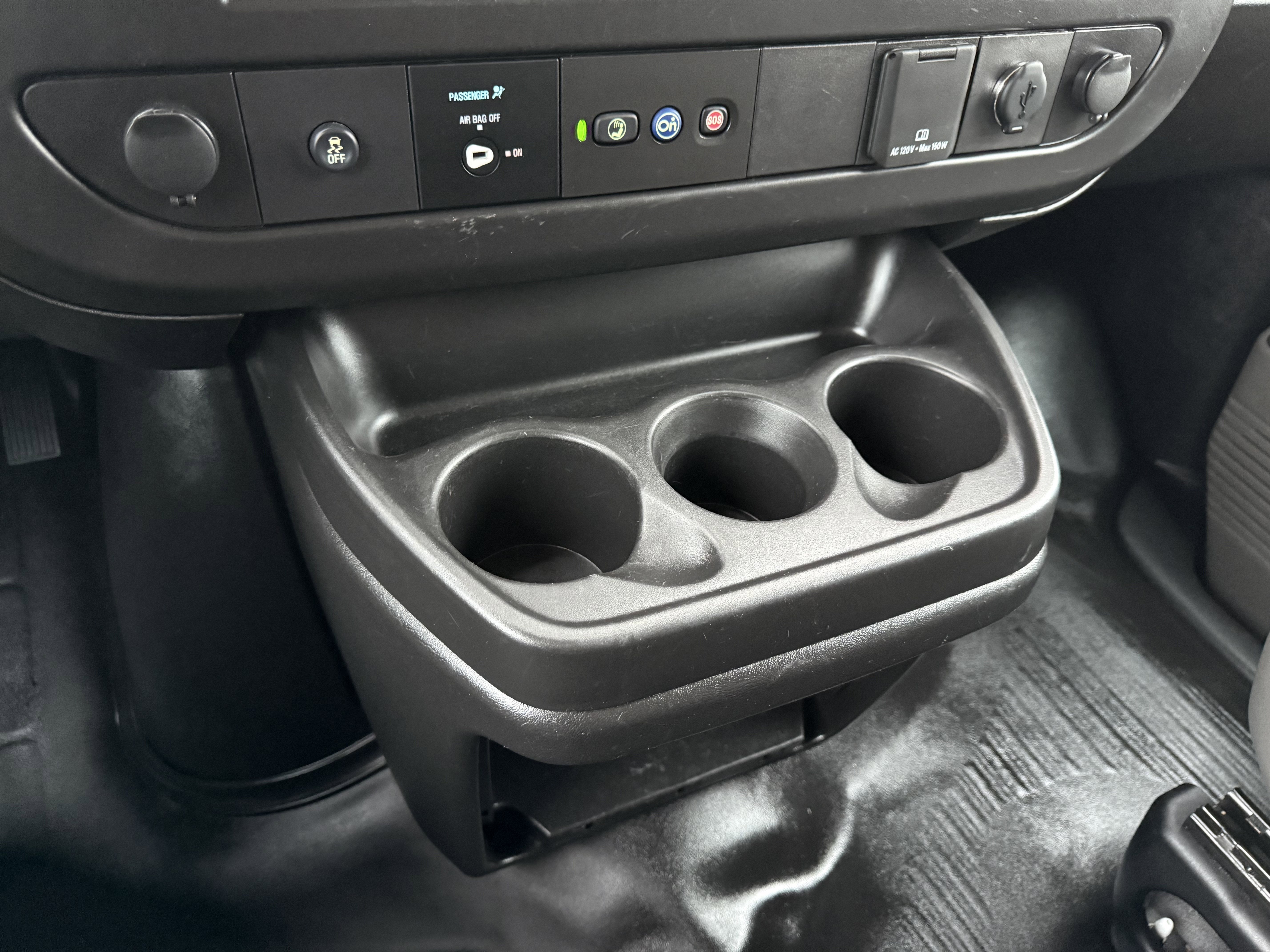 2023 Chevrolet Express Passenger 3500 1LS