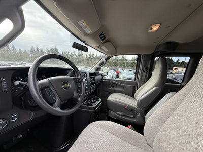 2023 Chevrolet Express Passenger 3500 1LS
