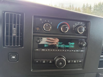 2023 Chevrolet Express Passenger 3500 1LS