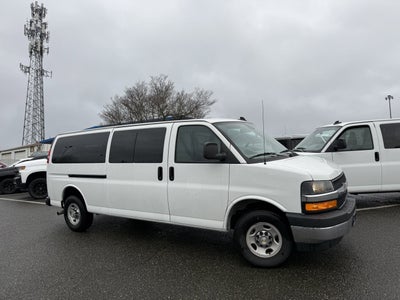 2024 Chevrolet Express Passenger 3500 1LT