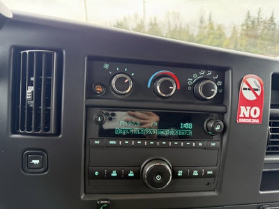 2024 Chevrolet Express Passenger 3500 1LT