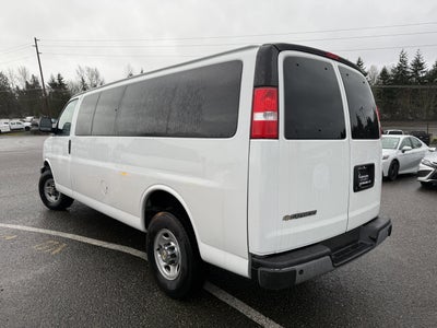 2024 Chevrolet Express Passenger 3500 1LT